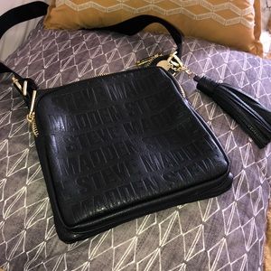 Black Steve Madden cross body purse